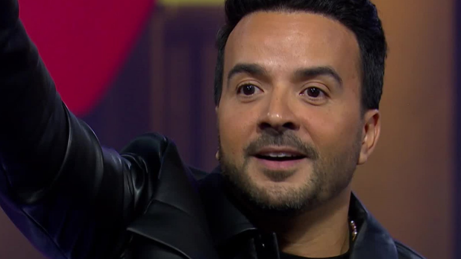 Luis Fonsi se hace presente esta tarde en la Teletón
