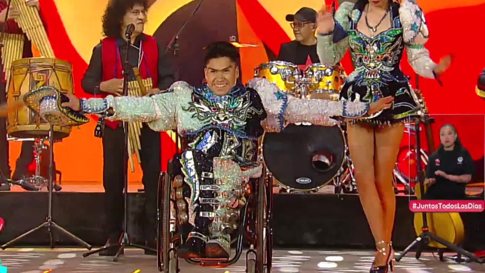 Alan Pereira sorprende bailando caporal al ritmo de Illapu en la Teletón
