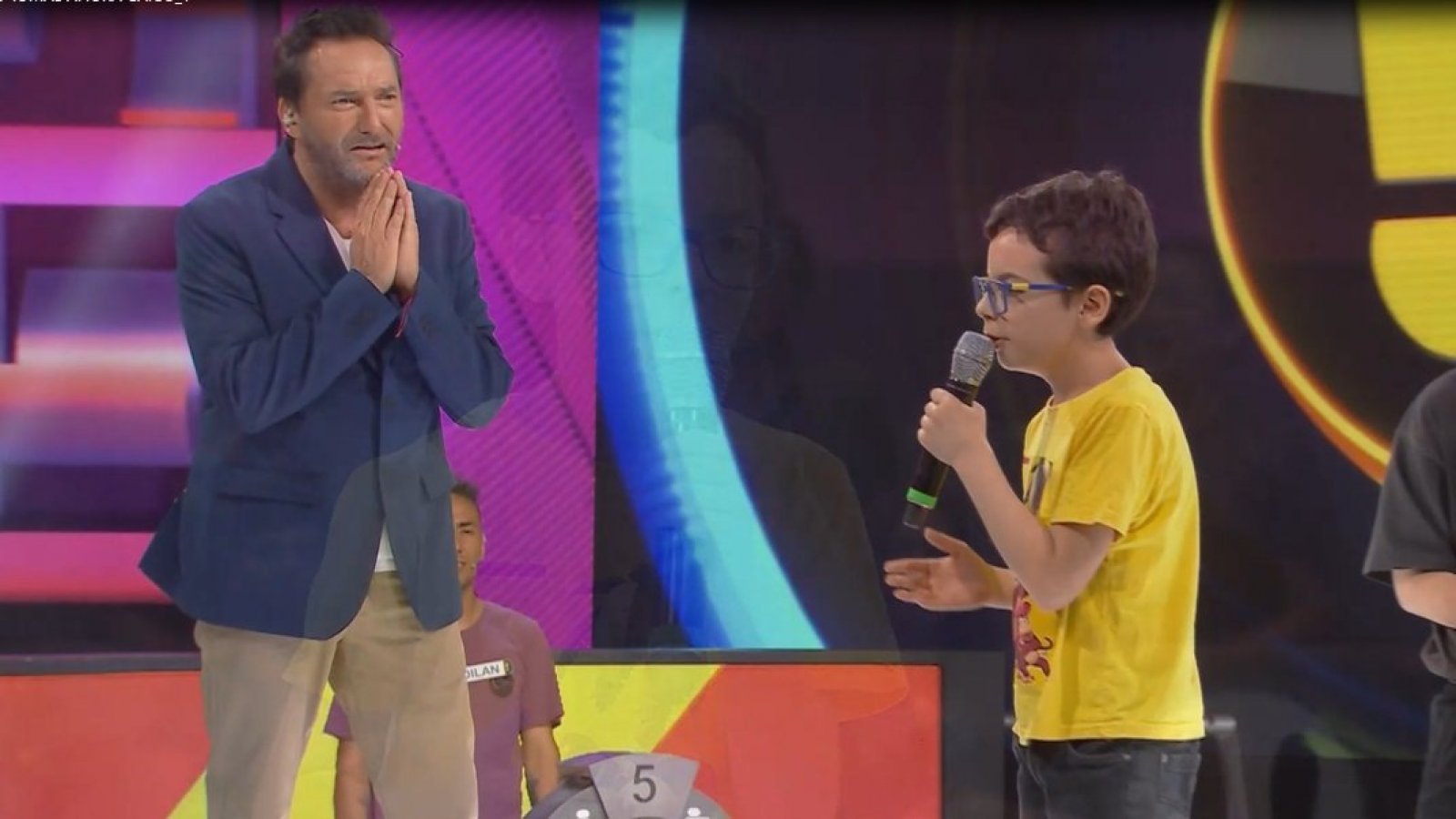 Hijo de participante sorprende con tributo a Freddie Mercury en "Ahora Caigo"
