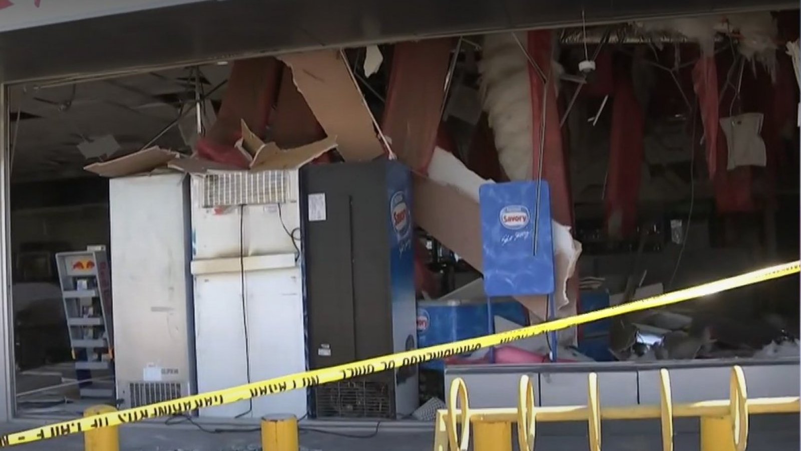 Impactantes registros de servicentro destruido por intento de robo
