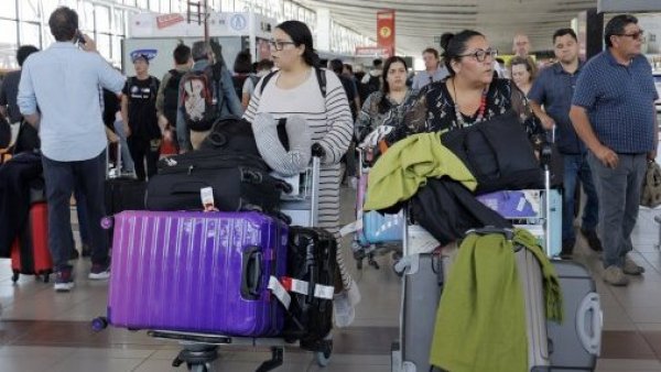 80% de los vuelos nacionales y 15 mil pasajeros afectados por paro de la DGAC
