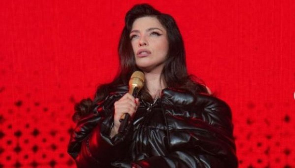 Mon Laferte ofrecerá actuaciones íntimas por su nueva exposición en Chile