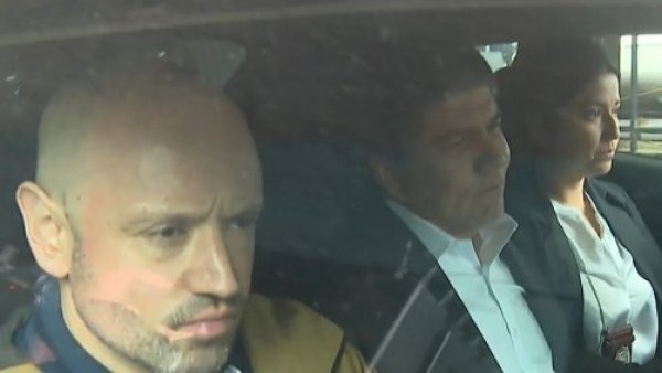 Así fue el momento en que Manuel Monsalve salió detenido rumbo a Santiago
