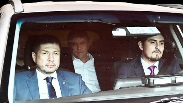 ¿Por qué Manuel Monsalve fue esposado con sus manos en la espalda?

