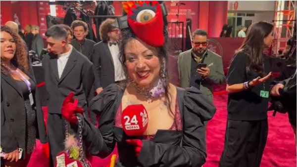 Mon Laferte tras hacer historia en los Latin Grammy: "Es muy emocionante porque ha sido mi álbum más arriesgado"
