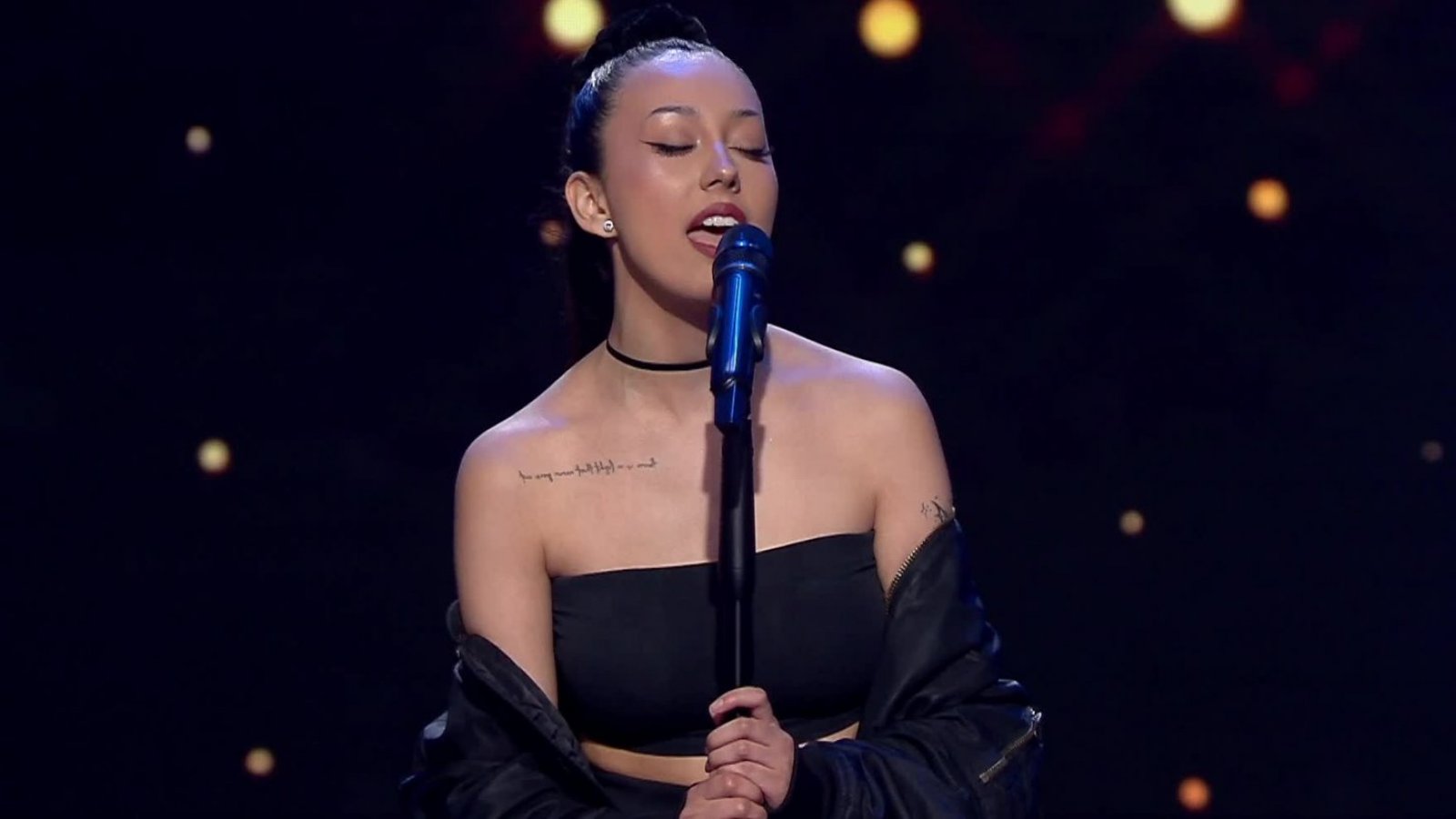 Cantando "One last time" Javiera le hace tributo a Ariana Grande
