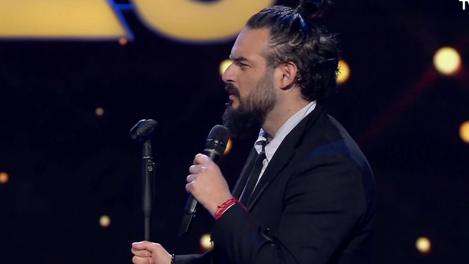 Sebastián Alarcón sorprende al jurado con su tributo a Ricardo Arjona
