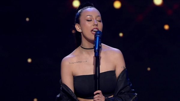 Cantando "One last time" Javiera le hace tributo a Ariana Grande
