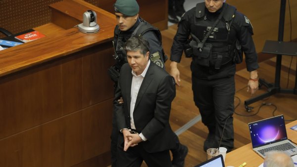 Monsalve cumple cuatro días detenido y con vigilancia permanente: así sería el calabozo
