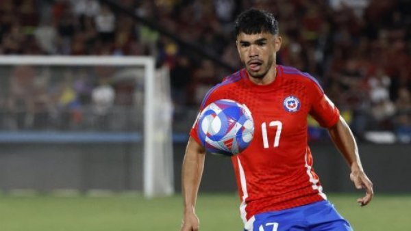 Pese a brillar con Chile: Suazo fue apuntado entre las decepciones de Toulouse
