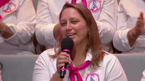 Remadoras Rosas: Las supervivientes de cáncer de mama que reman por la vida
