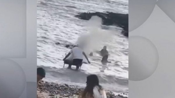 "Es de hue...": Descriteriado apaga parilla en la playa de Iquique
