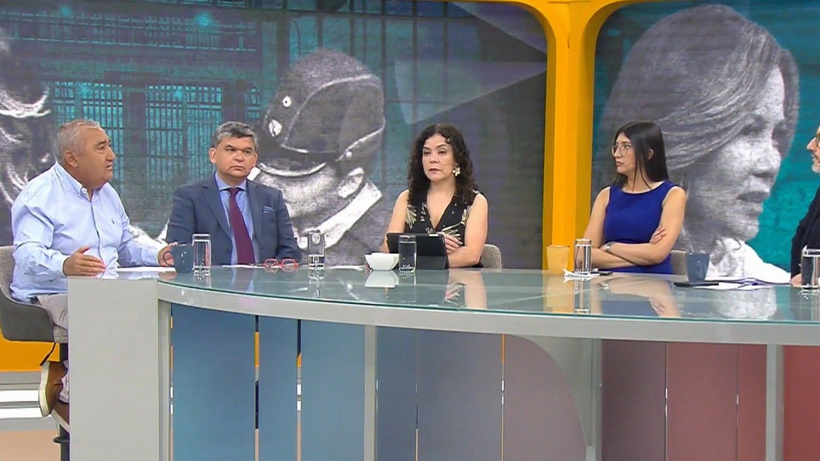 Exfuncionario de Maipú describe gestión de Barriga como "una dictadura, infierno y una maldad impresionante"
