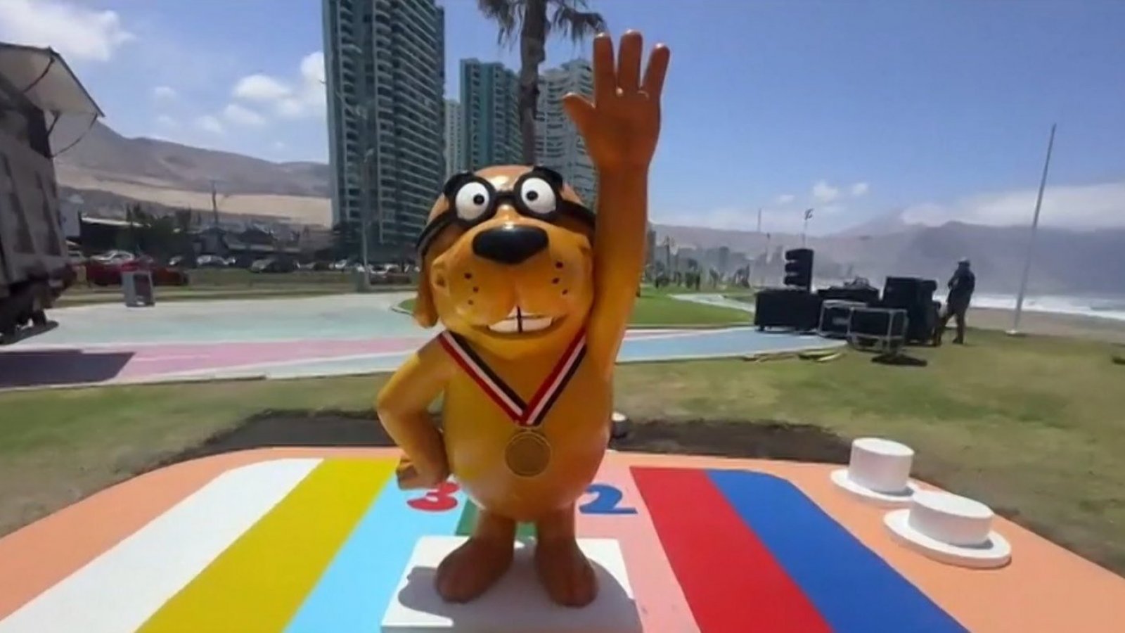 Iquique celebra sus 145 años de historia con "Tevito"
