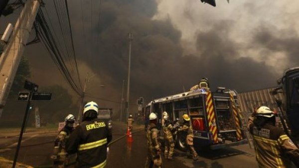 Tres vinculados a Conaf y un bombero: confirman detención de implicados en megaincendio
