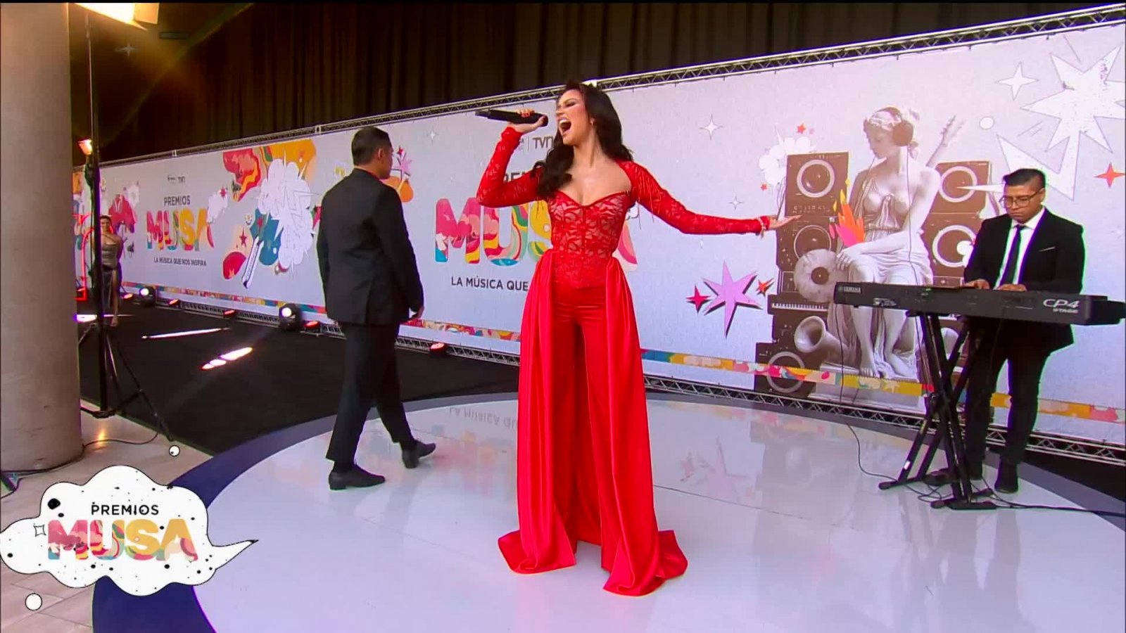 Emilia Dides, Chileee: Mira su presentación en los Premios Musa
