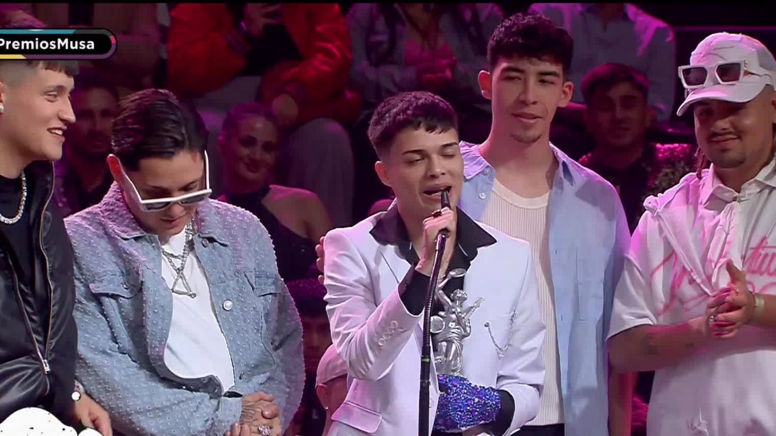 "Escarlata (Remix)" es la Mejor Colaboración del año en los Premios Musa 2024
