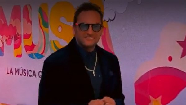 Así fue la llegada de Daniel Fuenzalida a la Alfombra Negra
