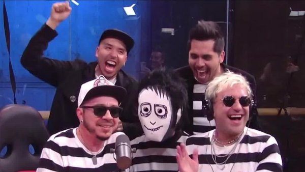 "¡Que patine la risa!": Tronic se tomó el react de los Premios Musa
