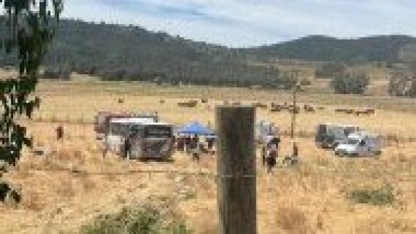 Bus con 28 niños a bordo vuelca en cercanías de Boyeruca: Hay 13 lesionados
