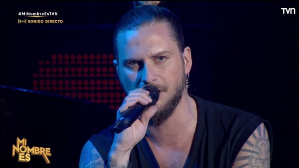 Jean Philippe Cretton dejó todo en el escenario para interpretar a Ricky Martin

