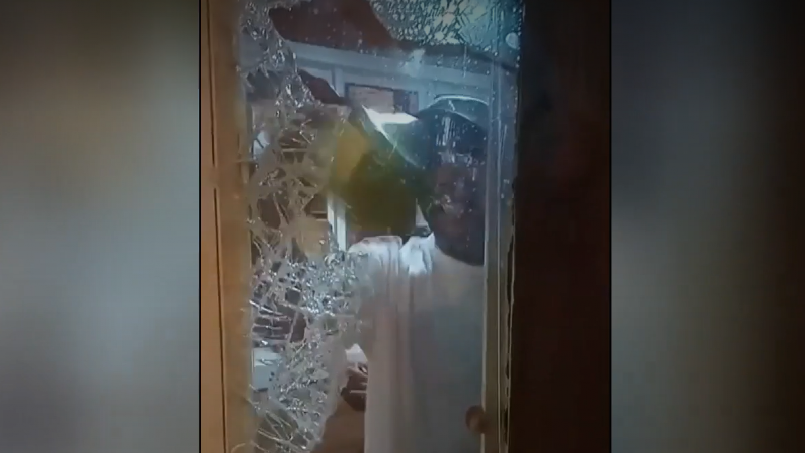 Indignante: Destruyen ascensor patrimonial de Valparaíso

