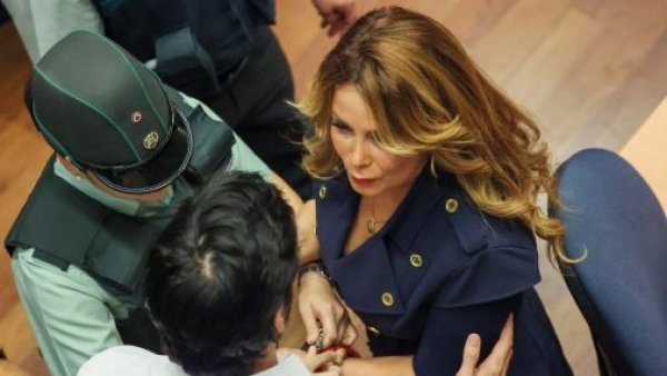 Defensa de Cathy Barriga presenta recurso de amparo para dejar prisión preventiva
