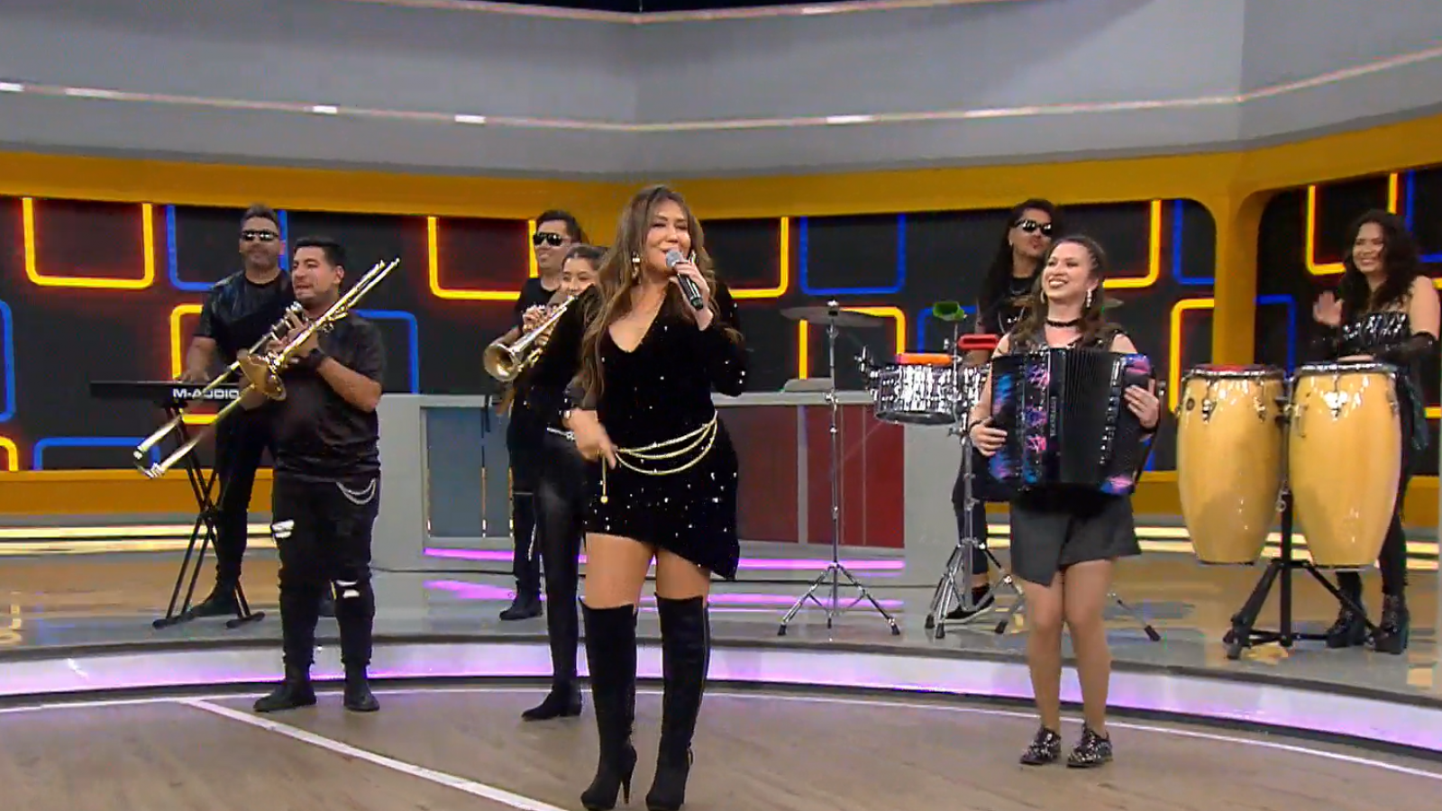 ¡Pura cumbia romántica! Paula Rivas entregó un adelanto de su show en el Festival del Huaso del Olmué
