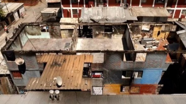 En la calle: El drama que viven 23 familias afectadas por incendio en San Bernardo
