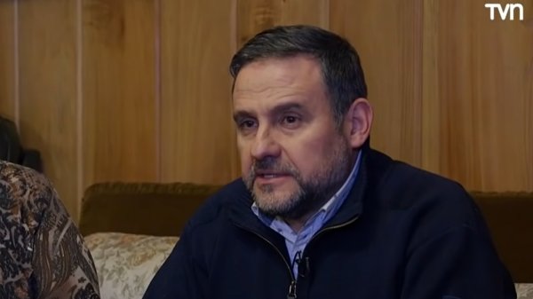 Condenan a 5 años de cárcel al padre de Martín Pradenas por abuso sexual contra menor
