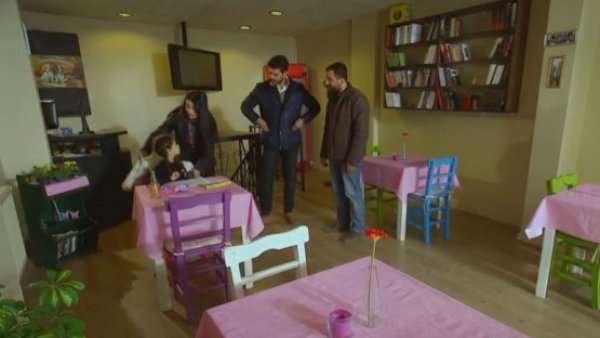 Elif - T1E139 | La felicidad de Melih y Melek
