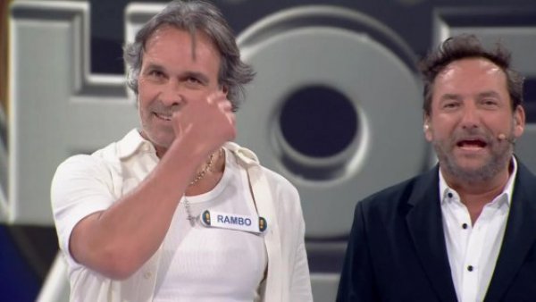 ¡Rambo Ramírez es el primer líder de la noche!
