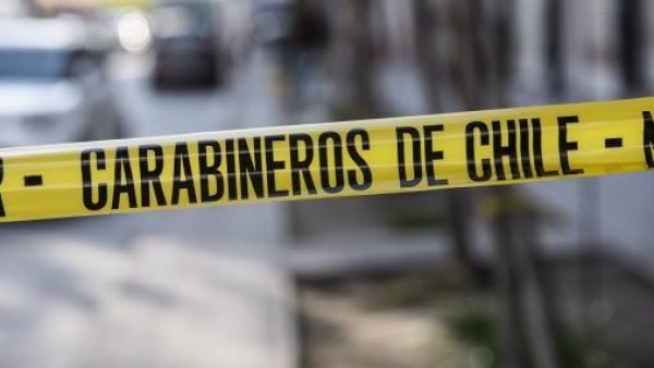 Encuentran a un hombre muerto en departamento de Santiago: Había arrendado por App
