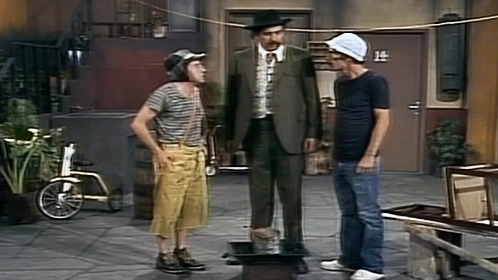 El Chavo del 8: El carpintero Parte 2
