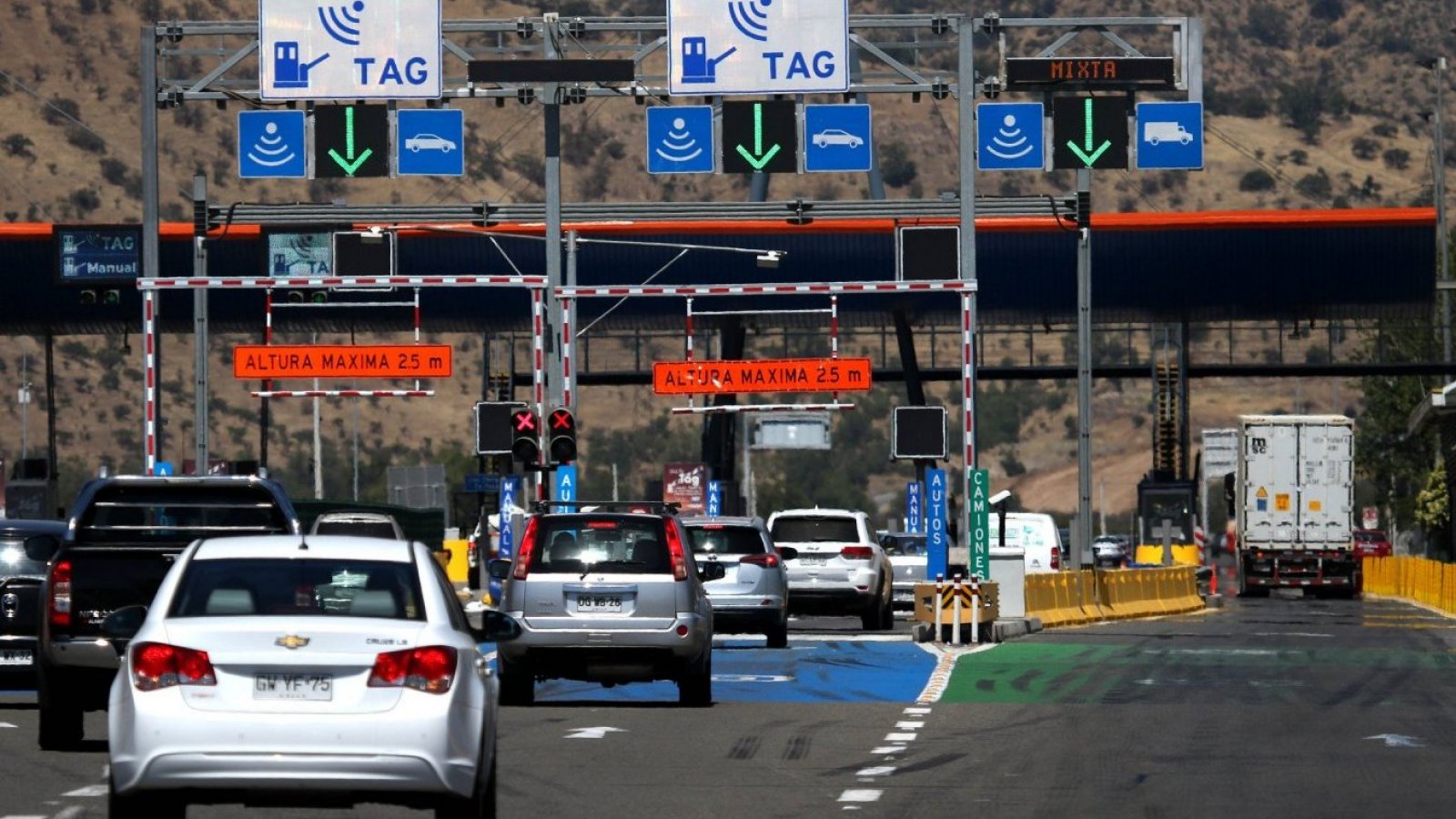 Carabineros refuerzan fiscalizaciones: se espera que viajen 1,5 millones de personas
