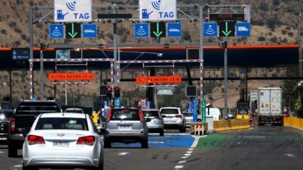 Carabineros refuerzan fiscalizaciones: se espera que viajen 1,5 millones de personas
