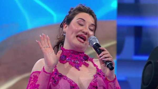 El fenómeno musical de "Entremares" nos visita en "Ahora Caigo" Prime
