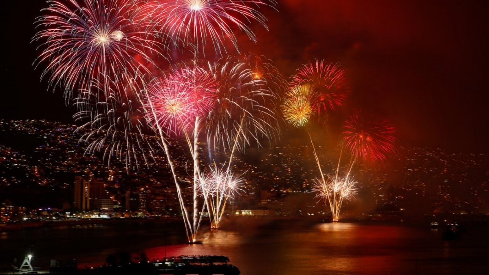 Alerta por marejadas anormales: ¿Peligra el show de Año Nuevo en el mar?
