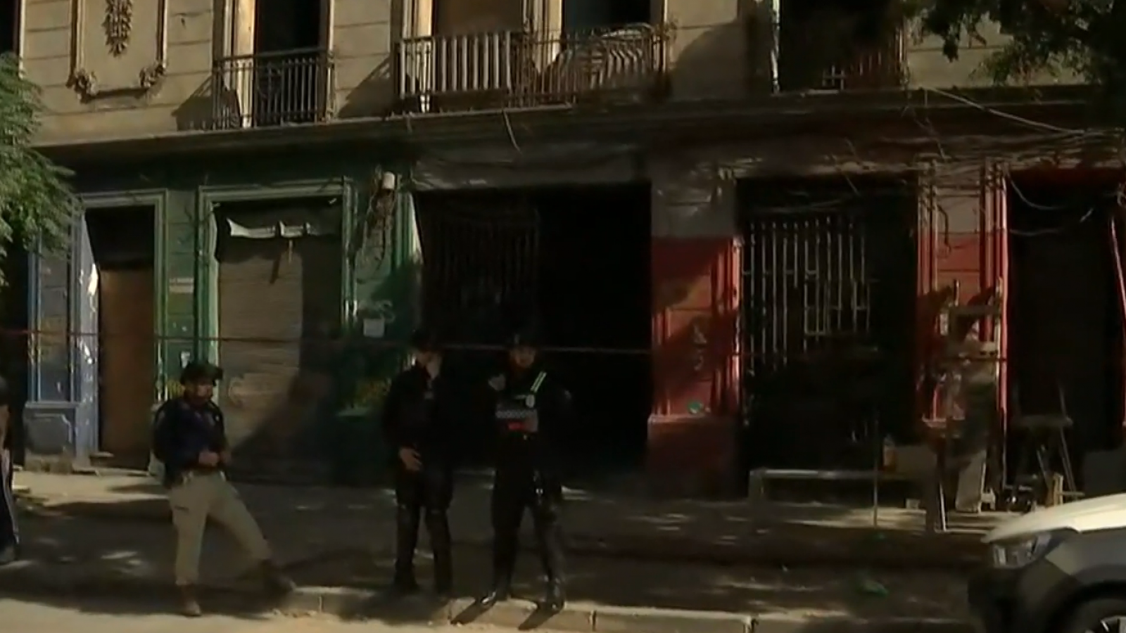 Vecino celebra demolición de casas tomadas en Santiago: "Estamos muy felices"
