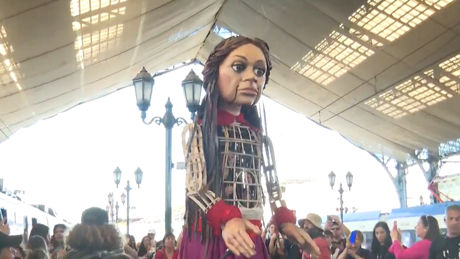 Festival Teatro a Mil 2025: Amal inicia su travesía por nuestro país

