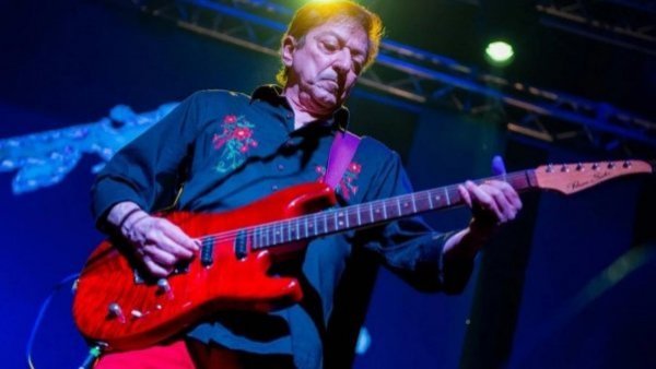 Guitarrista de Virus es acusado de matar a su pareja chilena durante "un juego sexual"
