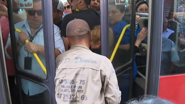 Caos en la zona sur: Falla en Línea 2 del Metro obliga al cierre de siete estaciones
