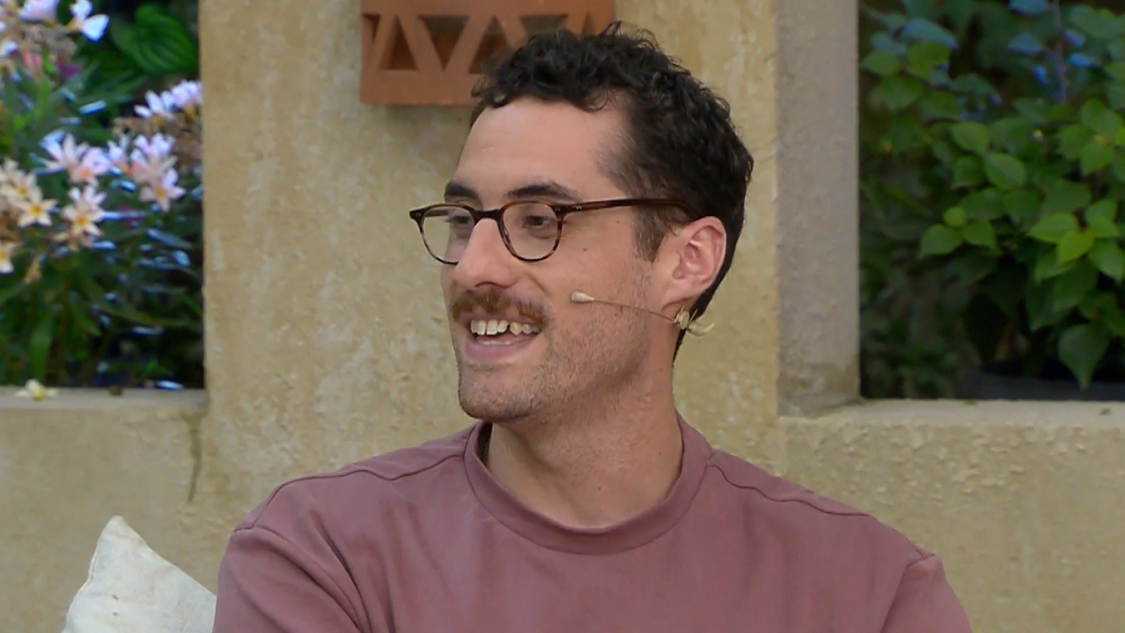 Ignacio Socías, el comediante encargado de abrir el humor en Olmué 2025
