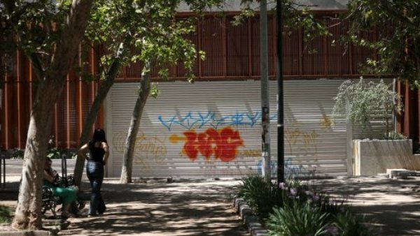 Este lunes comenzó la limpieza en Café Literario Bustamante tras vandalización
