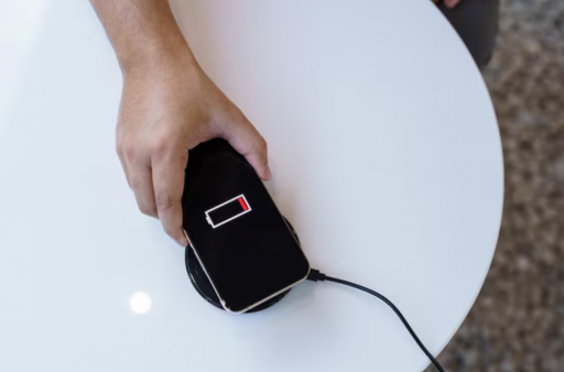 Identifican la peor hora para cargar el celular: Así puedes evitar el desgaste de la batería

