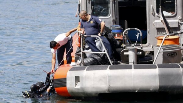Naufragio en Bahía Mansa: Buscarán reflotar embarcación para descartar desperfectos
