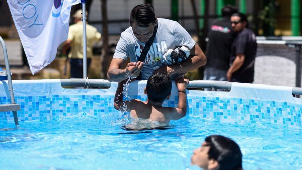 Cuidar los oídos en verano: Expero entrega prácticos consejos para prevenir infecciones
