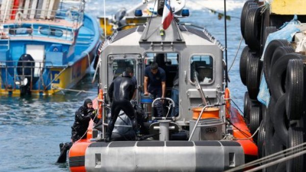 ¿Héroes o villanos?: Polémica por cinco militares que subieron a lancha que naufragó en Bahía Mansa
