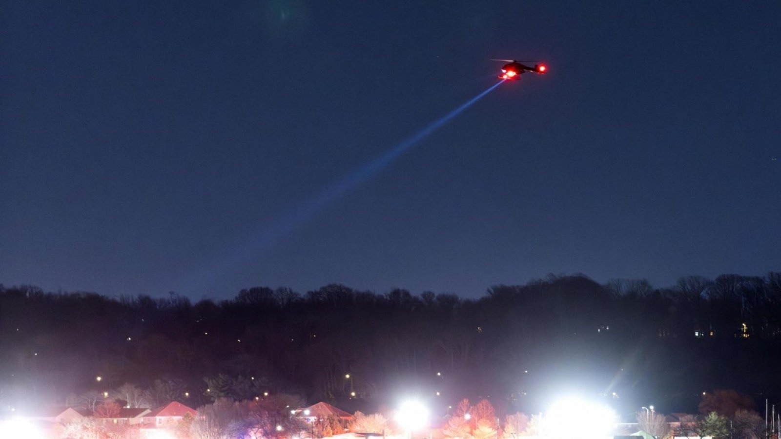 No se descarta atentado: Las dudas y errores que dejó el accidente aéreo en Estados Unidos
