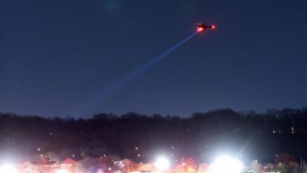 No se descarta atentado: Las dudas y errores que dejó el accidente aéreo en Estados Unidos
